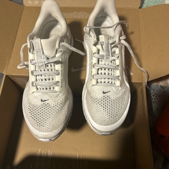 Nike Light Gray and White Air Max Sneakers main image 4